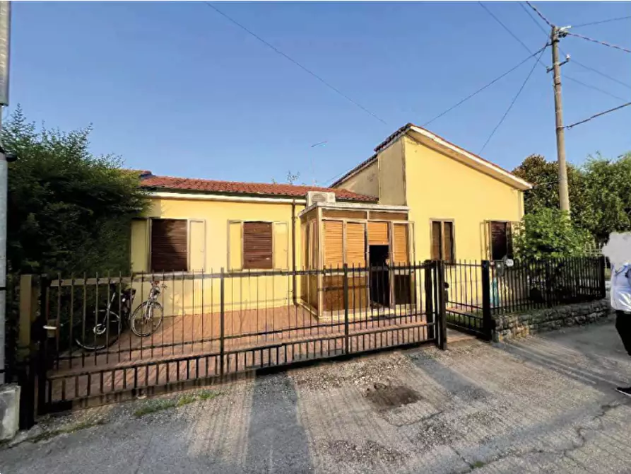 Immagine 5 di Appartamento in vendita  a Padova