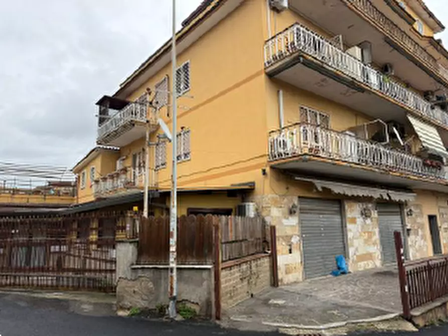Immagine 3 di Appartamento in vendita  a Roma