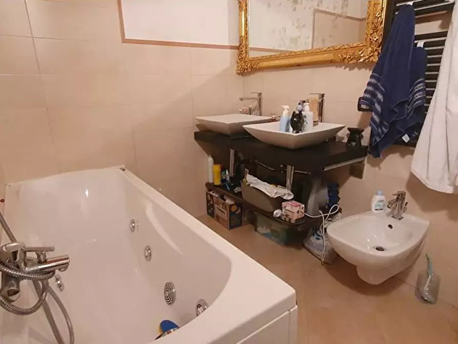 Immagine 8 di Appartamento in vendita  in Cellini 8 a Teramo