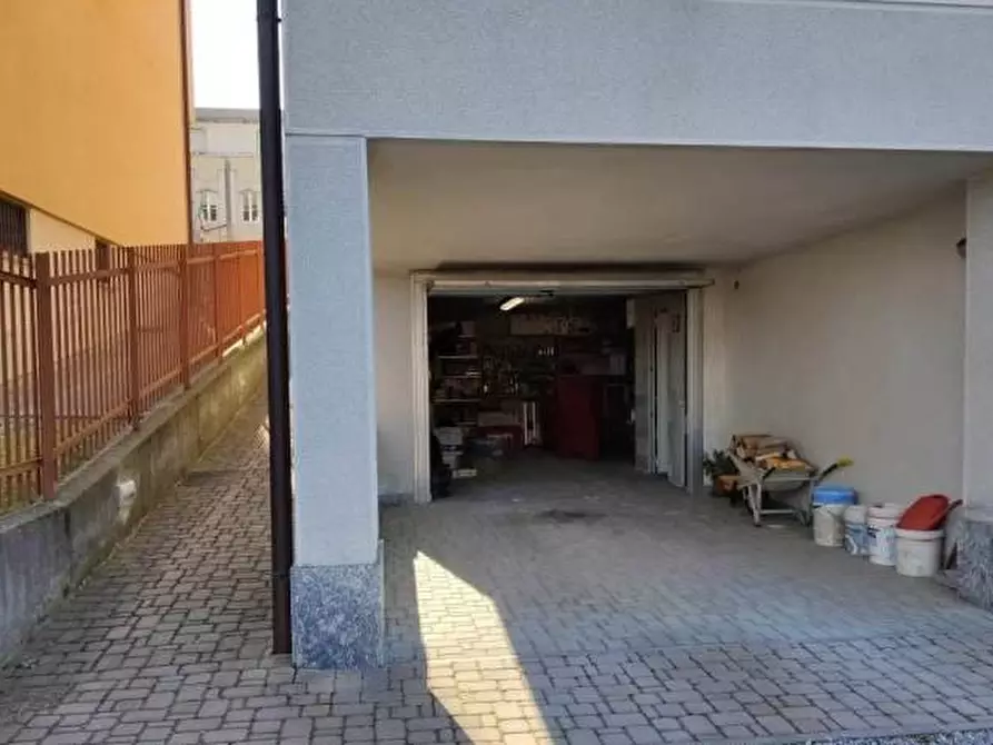Immagine 3 di Appartamento in vendita  in Via Andrea Appiani 27 a Merone