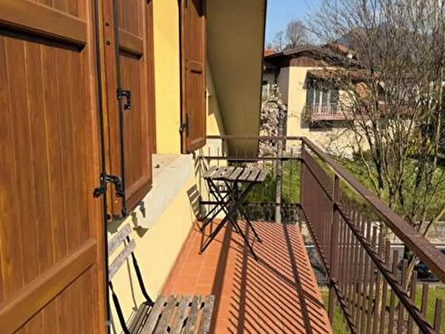 Immagine 12 di Appartamento in vendita  in Via roccolino 1 a Caprino Bergamasco