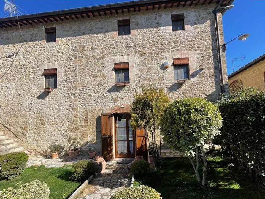 Immagine 2 di Appartamento in vendita  in Località Caduta 6 a Poggibonsi