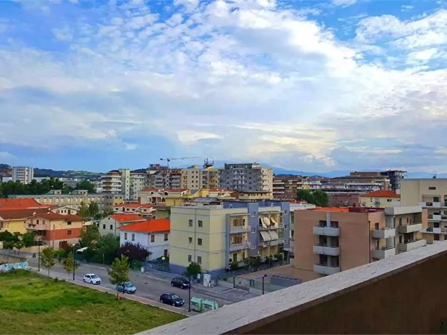 Immagine 1 di Quadrilocale in affitto  a Pescara
