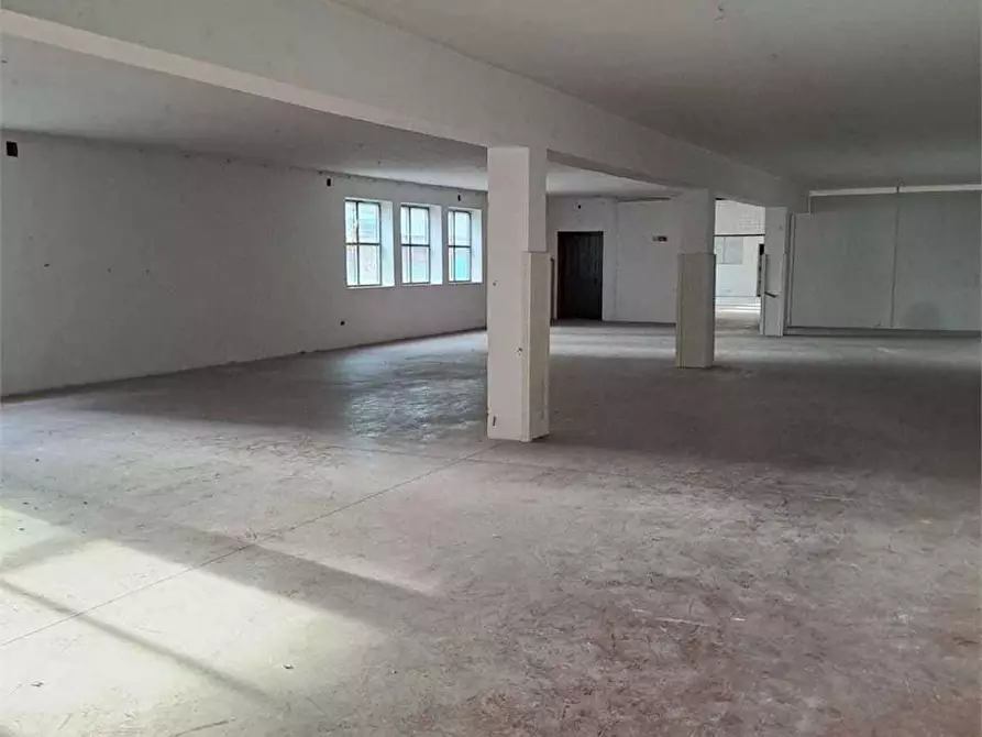 Immagine 5 di Capannone industriale in affitto  a Pescara