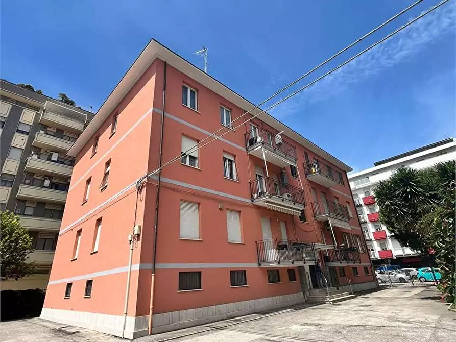 Immagine 2 di Quadrilocale in vendita  a Pescara