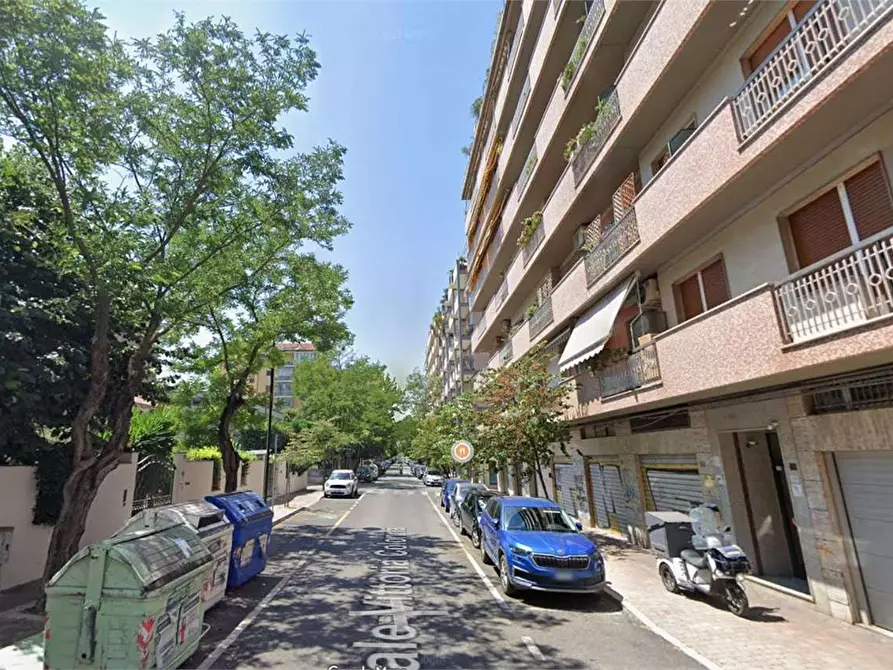 Immagine 1 di Garage in vendita  a Pescara