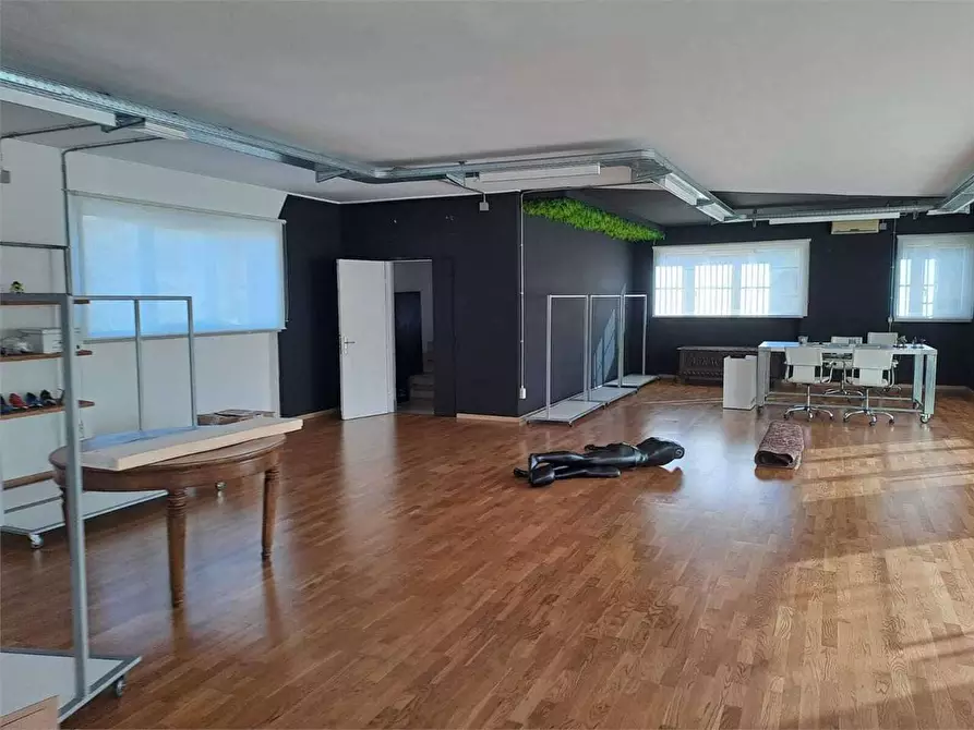 Immagine 13 di Capannone industriale in vendita  in Pietro Nenni a Pescara