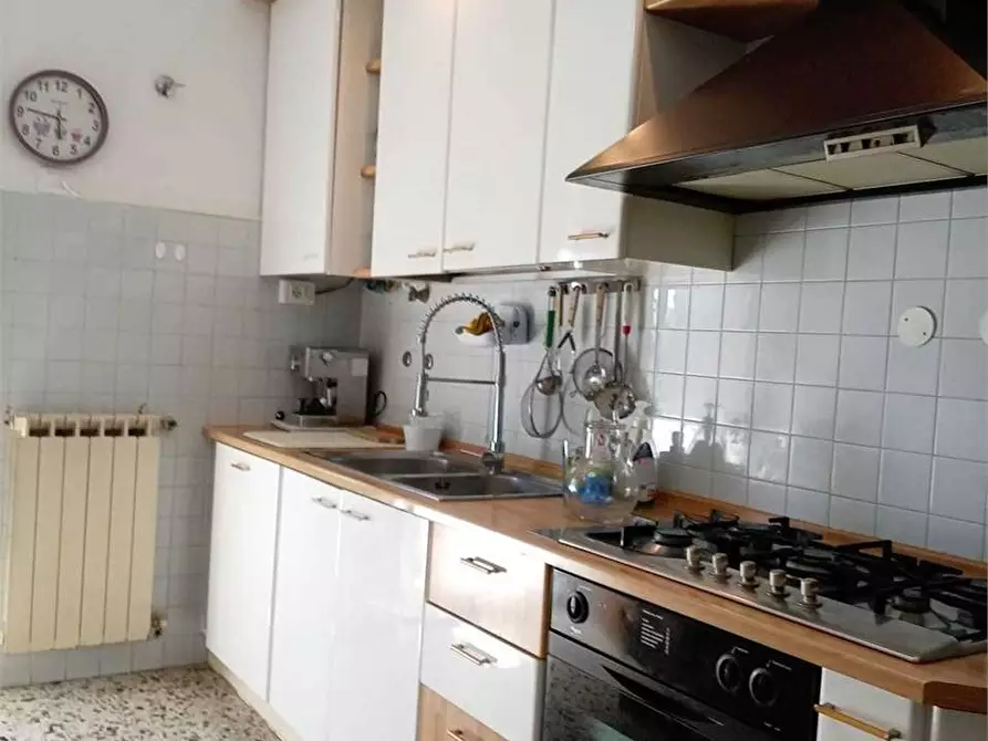Immagine 12 di Quadrilocale in affitto  a Pescara