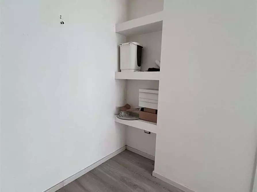 Immagine 3 di Negozio in vendita  in Firenze a Pescara