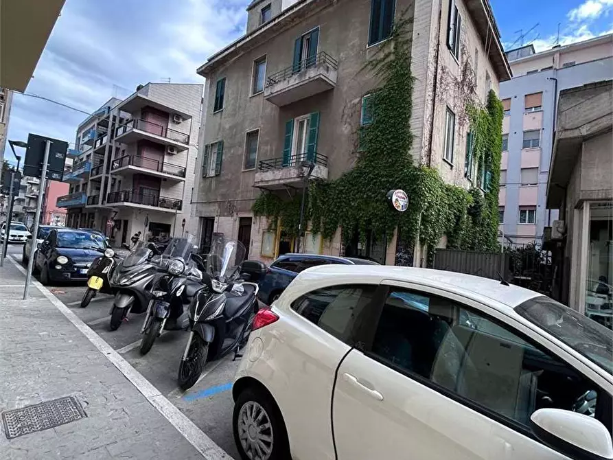 Immagine 6 di Negozio in vendita  in Firenze a Pescara