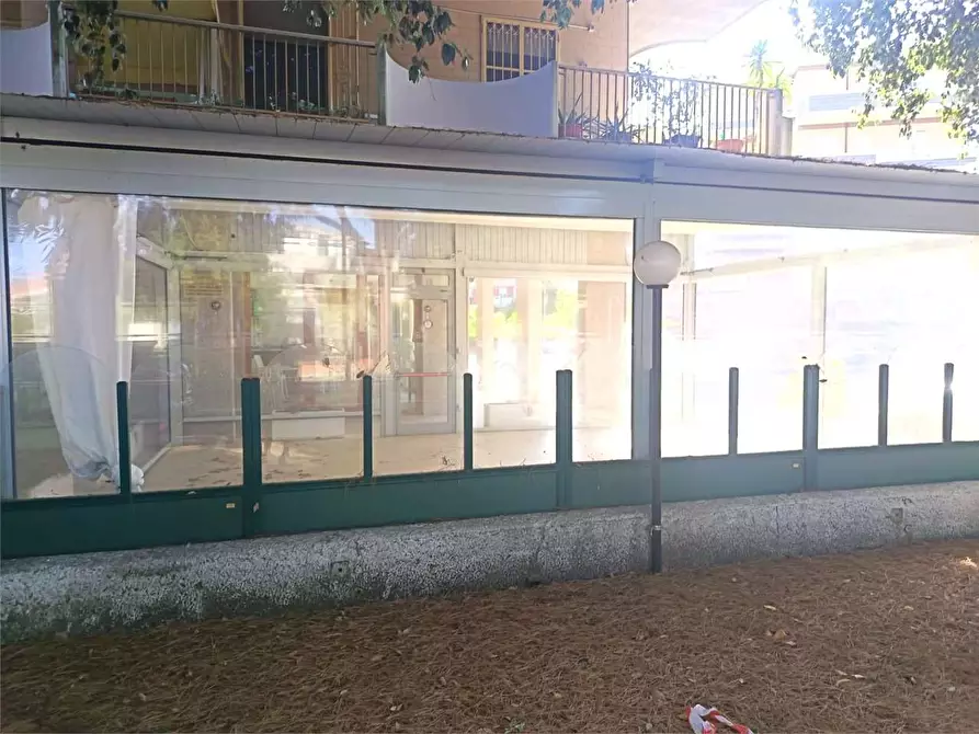 Immagine 2 di Negozio in vendita  in via leonardo da vinci 78 a Silvi