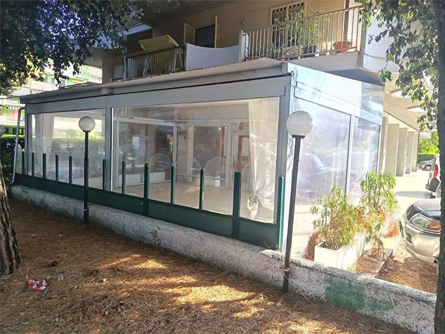 Immagine 3 di Negozio in vendita  in via leonardo da vinci 78 a Silvi