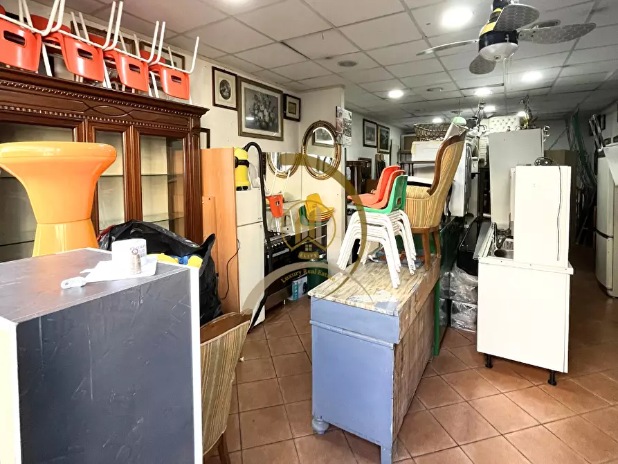 Immagine 3 di Negozio in vendita  in Via Barletta  33 a Andria