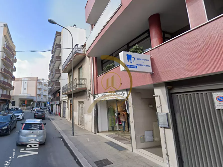 Immagine 2 di Appartamento in vendita  in Viale Alto Adige 65 a Andria