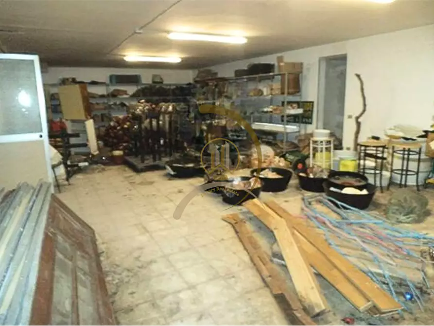 Immagine 6 di Magazzino in vendita  in Via Bitritto  a Bari