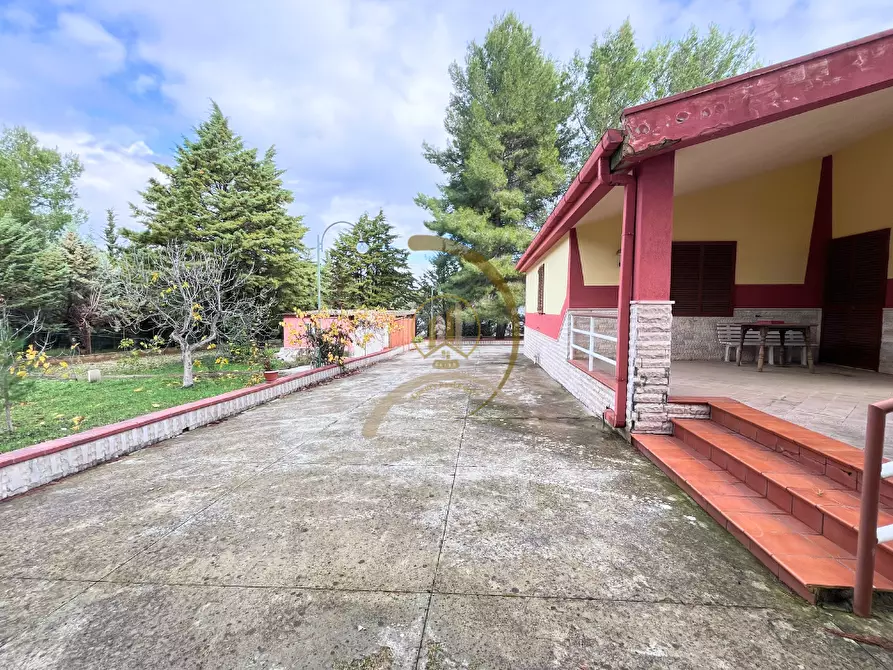 Immagine 12 di Villa in vendita  in Viale delle Rose  a Andria