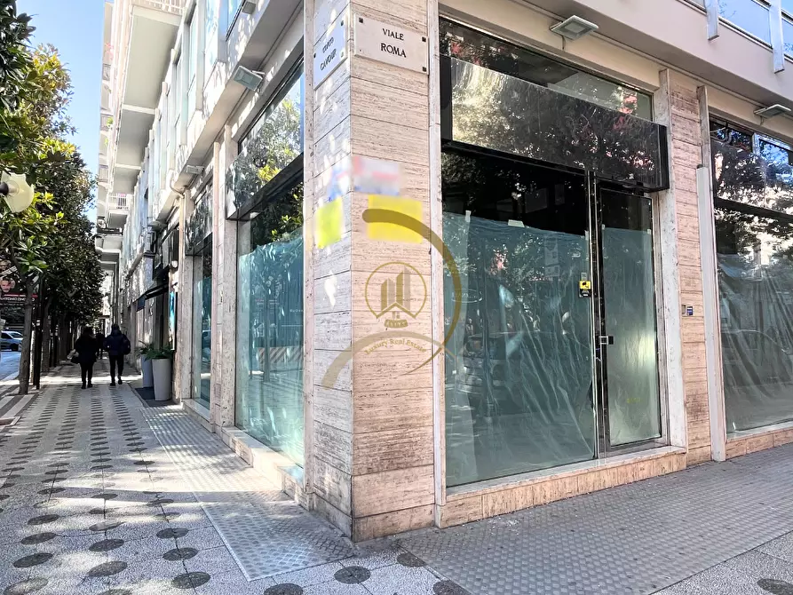 Immagine 3 di Negozio in affitto  in Viale Roma  2 a Andria