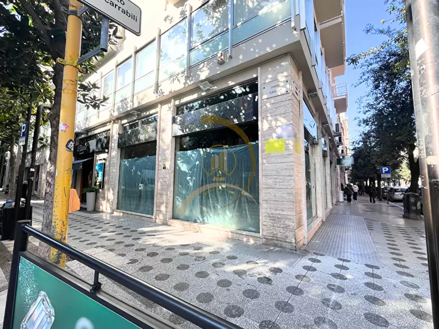 Immagine 4 di Negozio in affitto  in Viale Roma  2 a Andria