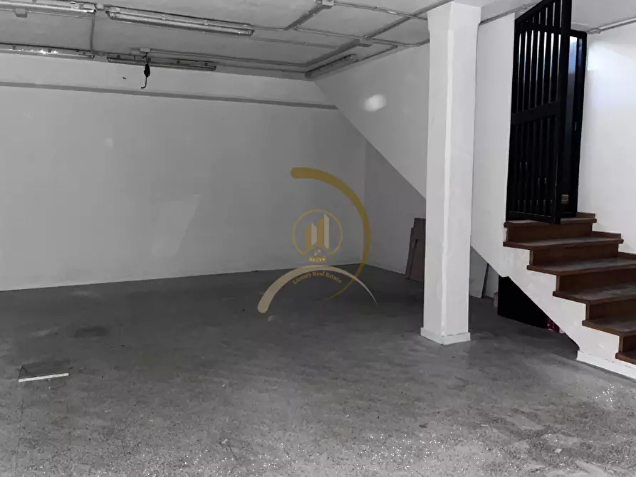 Immagine 9 di Negozio in affitto  in Viale Roma  2 a Andria