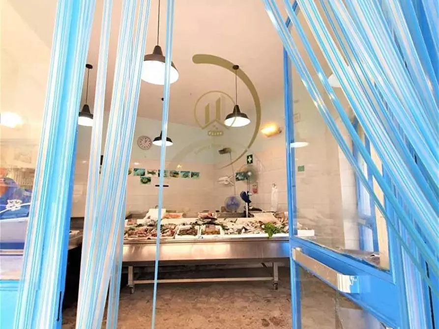 Immagine 3 di Negozio in vendita  a Andria