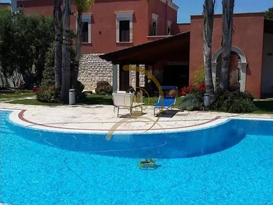 Immagine 1 di Villa in vendita  a Bisceglie