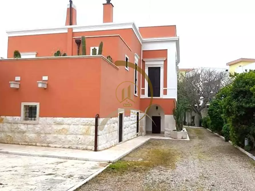 Immagine 2 di Villa in vendita  a Bisceglie