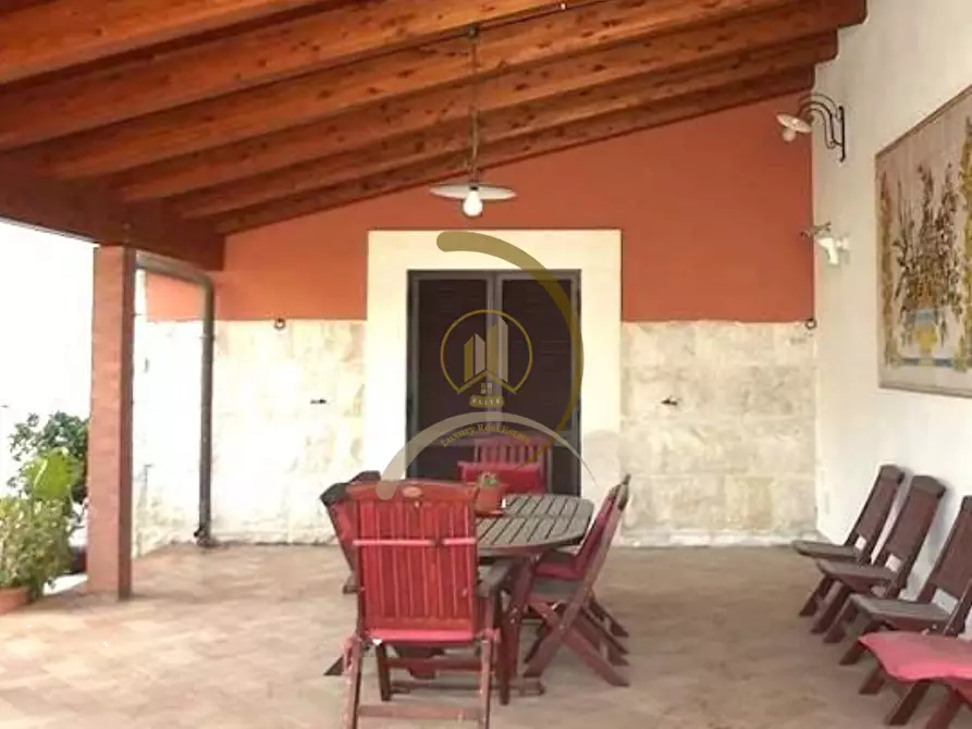 Immagine 4 di Villa in vendita  a Bisceglie