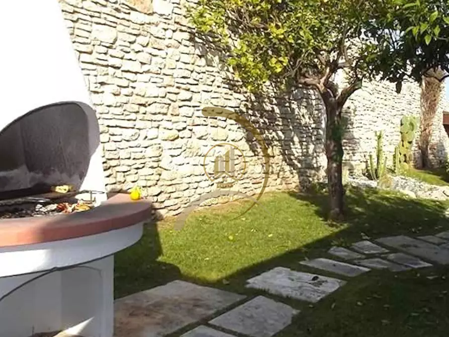 Immagine 5 di Villa in vendita  a Bisceglie