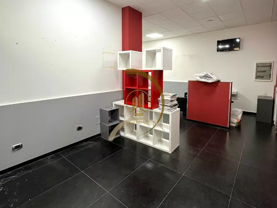 Immagine 5 di Negozio in affitto  in Viale Don Luigi Sturzo 5 a Andria