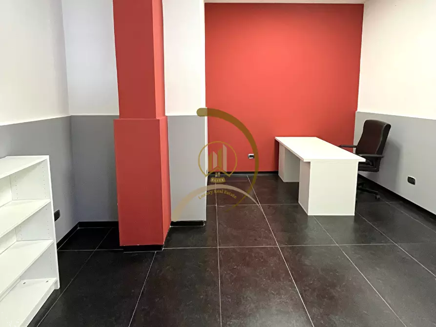 Immagine 6 di Negozio in affitto  in Viale Don Luigi Sturzo 5 a Andria