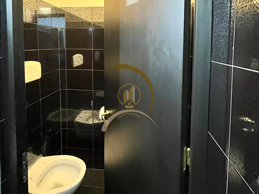 Immagine 8 di Negozio in affitto  in Viale Don Luigi Sturzo 5 a Andria