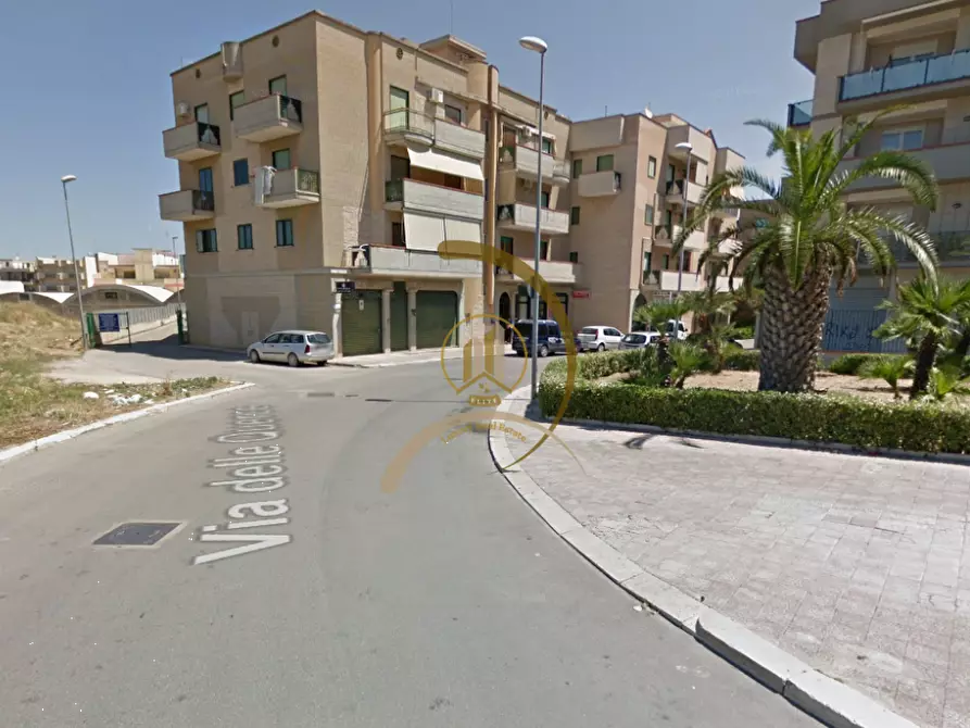 Immagine 3 di Magazzino in vendita  a Andria