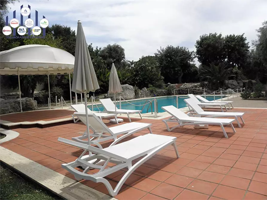 Immagine 1 di Villa in vendita  a Siracusa