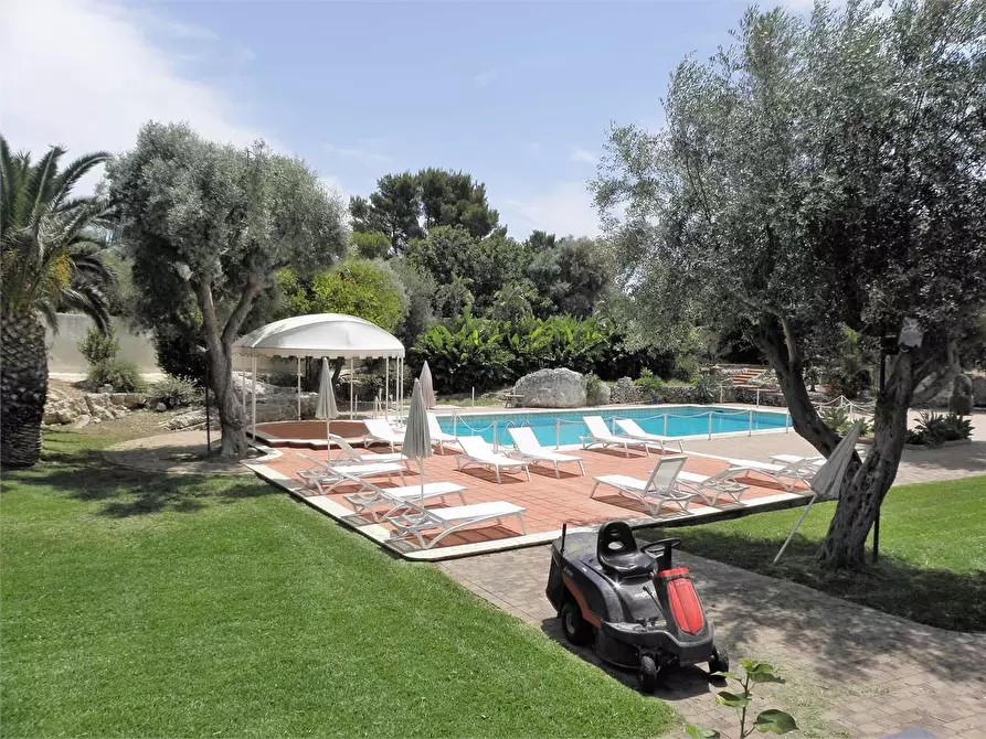 Immagine 2 di Villa in vendita  a Siracusa