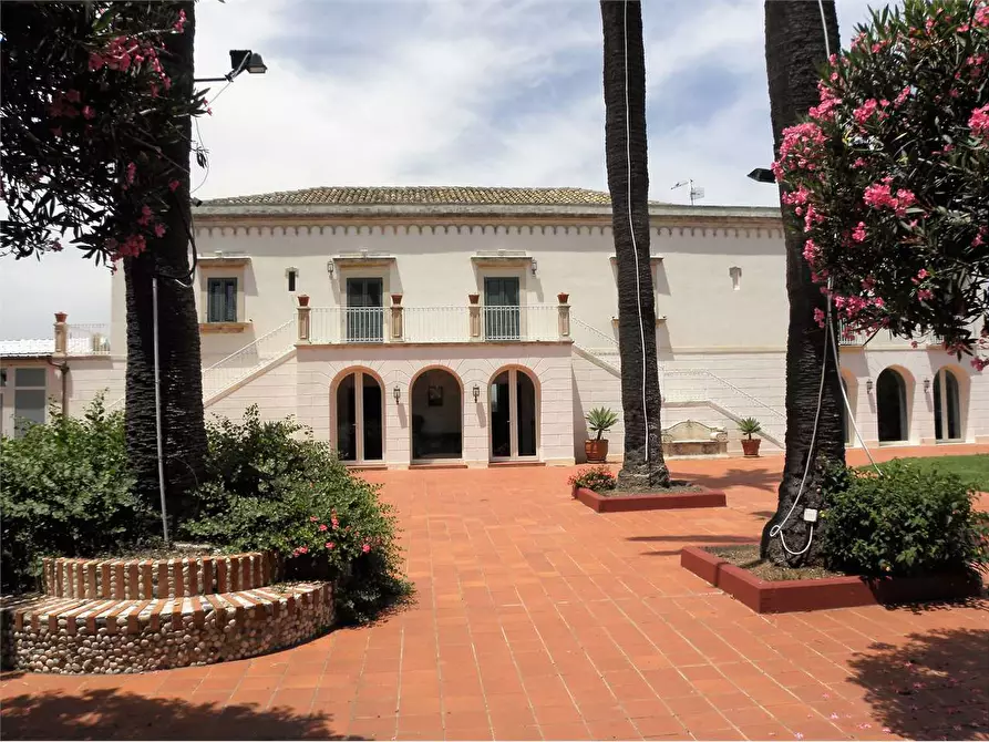 Immagine 5 di Villa in vendita  a Siracusa