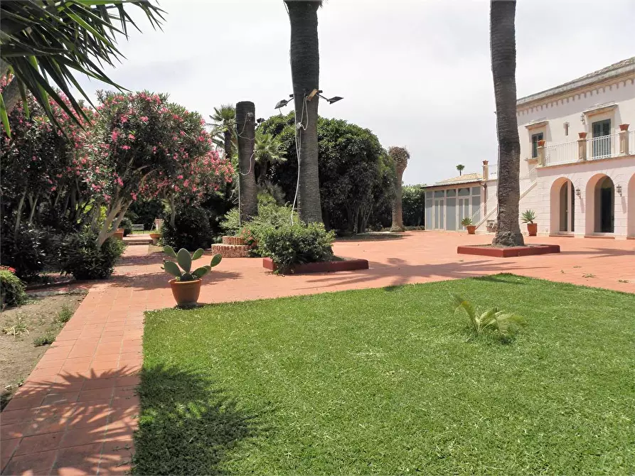 Immagine 6 di Villa in vendita  a Siracusa