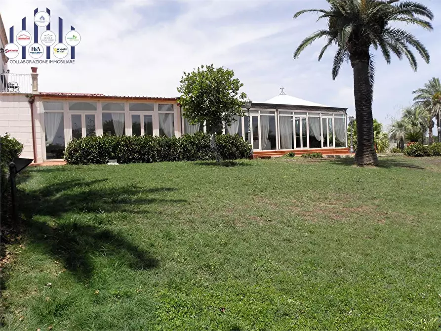 Immagine 7 di Villa in vendita  a Siracusa