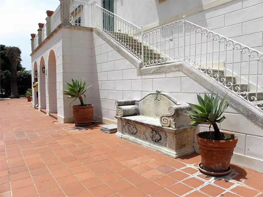 Immagine 10 di Villa in vendita  a Siracusa