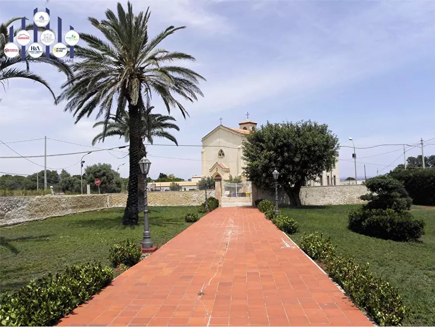 Immagine 15 di Villa in vendita  a Siracusa