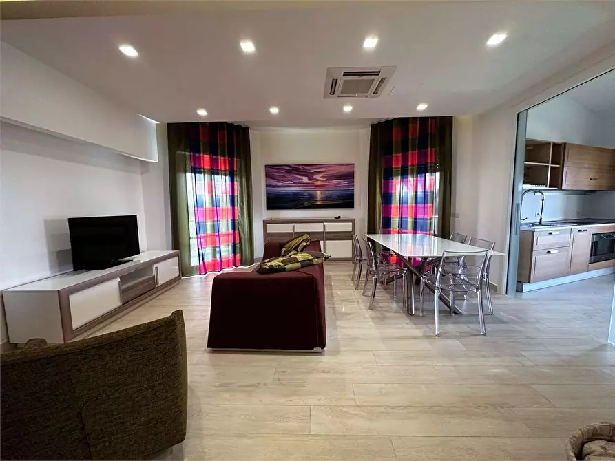 Immagine 10 di Villa in vendita  in Via Dei Lidi a Siracusa