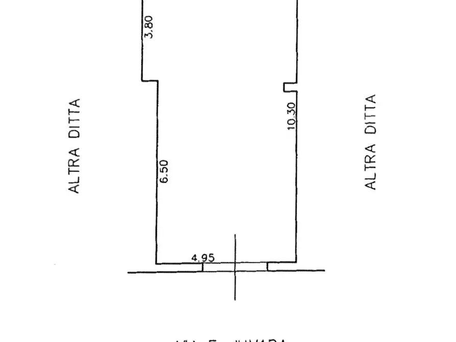 Immagine 6 di Garage in vendita  in via F.Juvara  a Siracusa