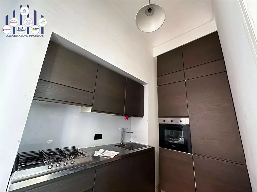 Immagine 10 di Appartamento in vendita  in via roma a Siracusa