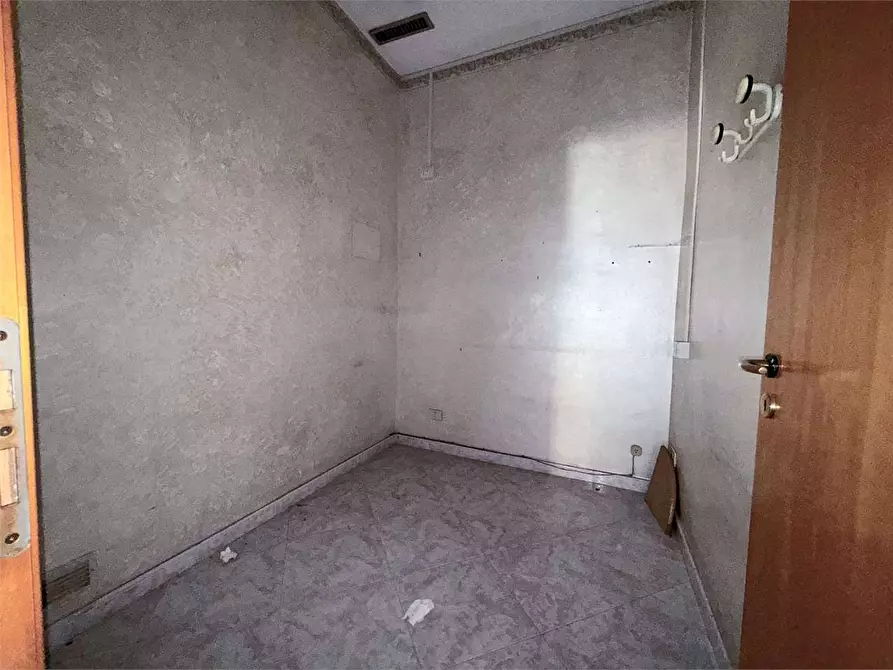 Immagine 5 di Negozio in vendita  in via dei servi di maria a Siracusa