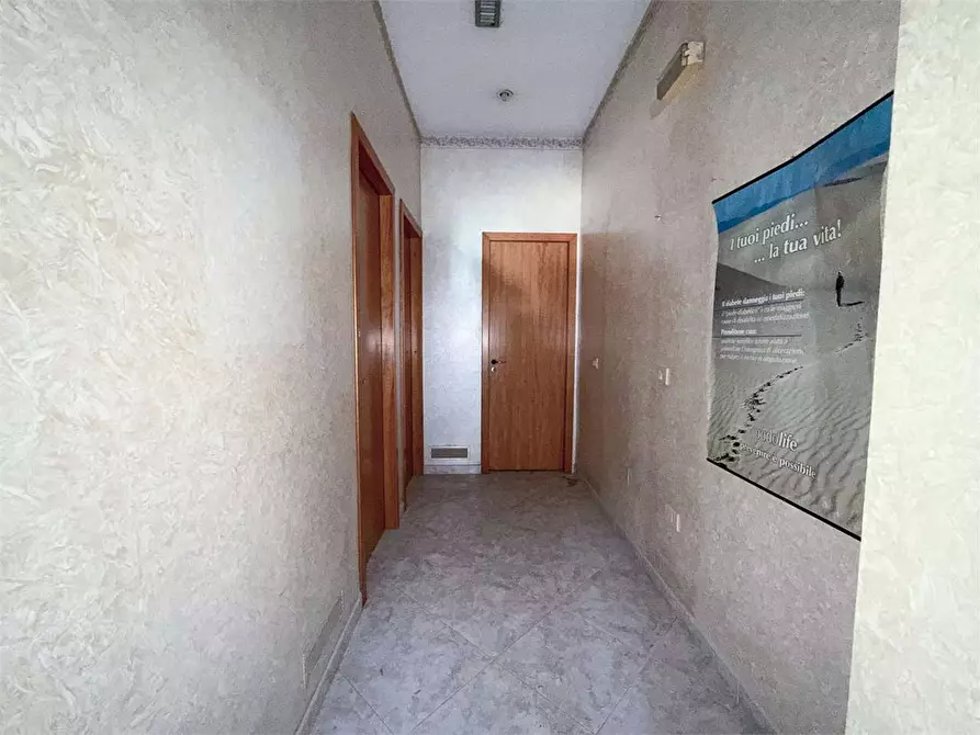 Immagine 8 di Negozio in vendita  in via dei servi di maria a Siracusa