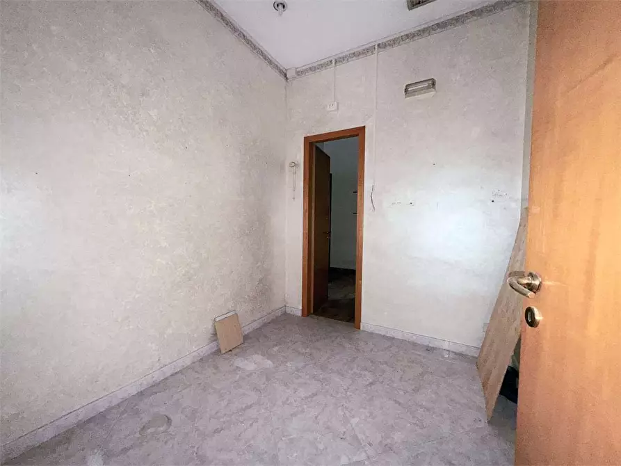 Immagine 9 di Negozio in vendita  in via dei servi di maria a Siracusa