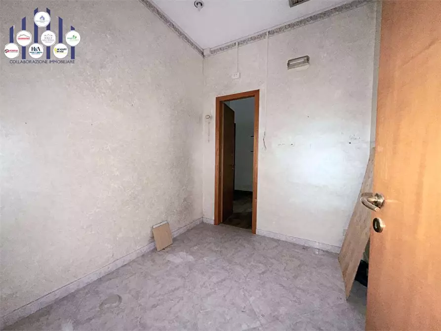 Immagine 9 di Negozio in vendita  in via dei servi di maria a Siracusa
