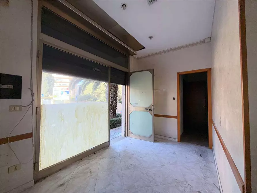 Immagine 1 di Negozio in vendita  in via dei servi di maria a Siracusa