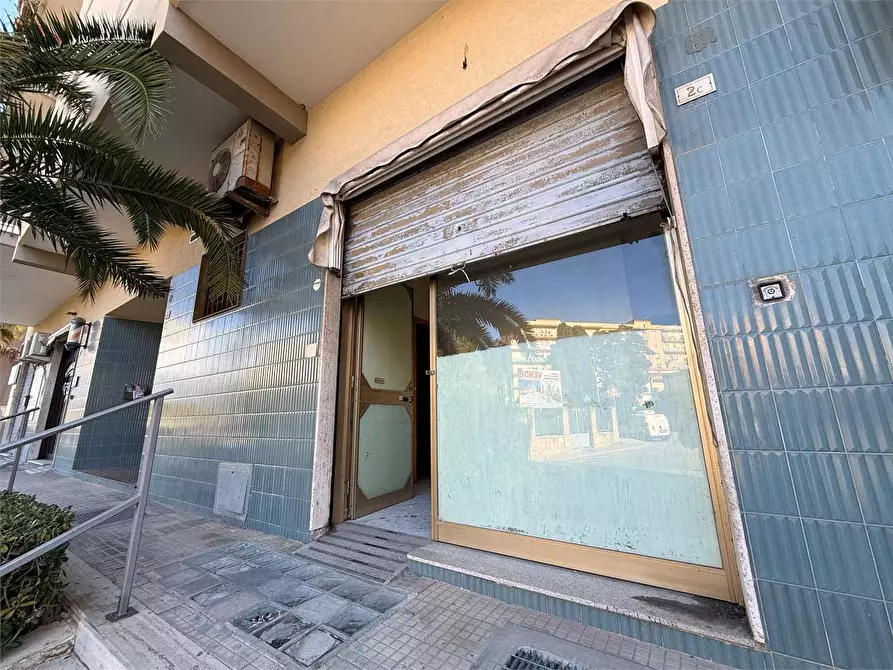 Immagine 14 di Negozio in vendita  in via dei servi di maria a Siracusa