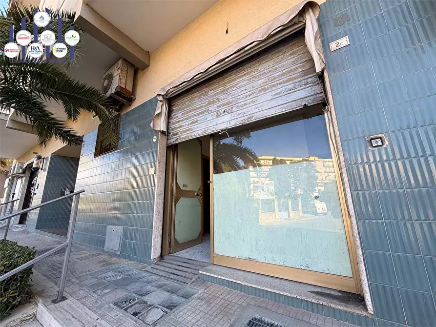 Immagine 14 di Negozio in vendita  in via dei servi di maria a Siracusa