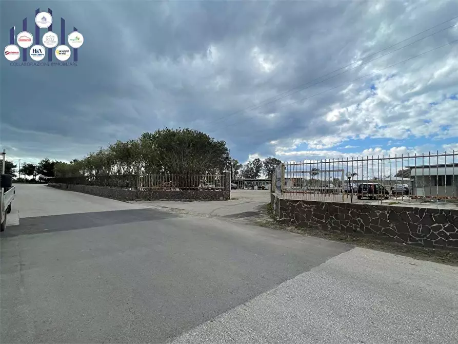 Immagine 2 di Capannone industriale in vendita  a Siracusa